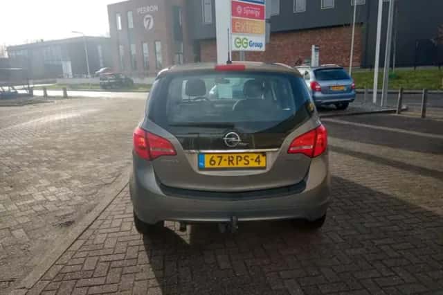 Opel Meriva (2011) thumbnail 3