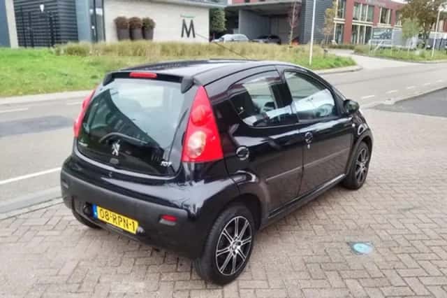 Peugeot 107 (2011) thumbnail 4