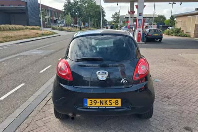 Ford Ka (2010) thumbnail 3