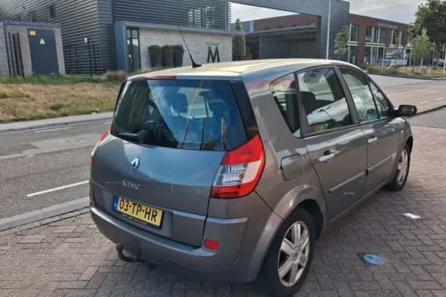 Renault Scénic (2005) thumbnail 4