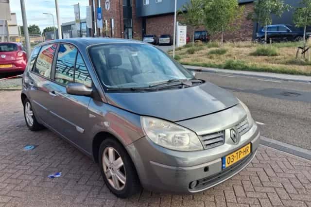 Renault Scénic (2005) thumbnail 6