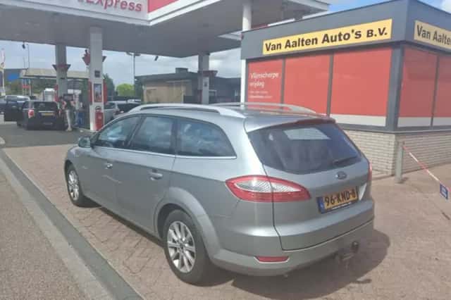 Ford Mondeo (2010) thumbnail 2