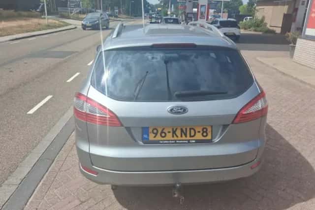 Ford Mondeo (2010) thumbnail 3