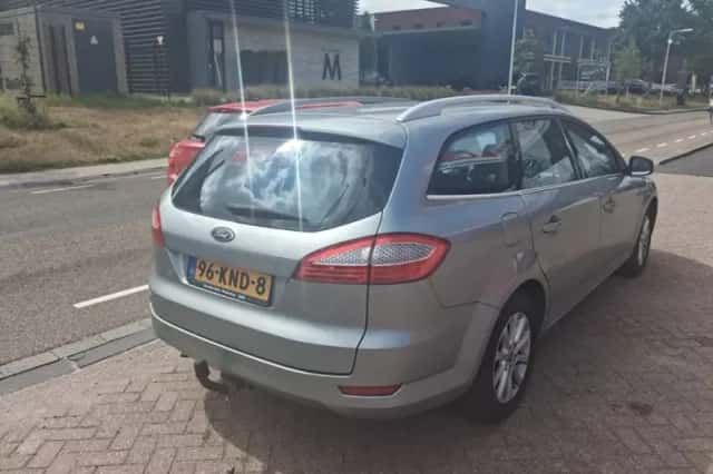 Ford Mondeo (2010) thumbnail 4