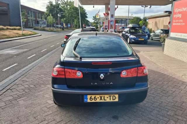 Renault Laguna (2007) thumbnail 3