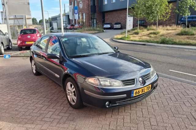Renault Laguna (2007) thumbnail 6