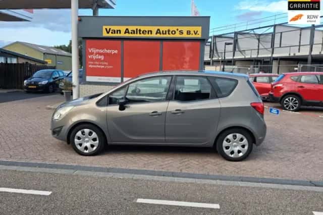 Opel Meriva (2011) thumbnail 1