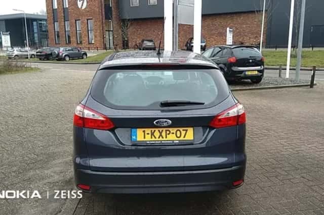 Ford Focus (2011) thumbnail 3