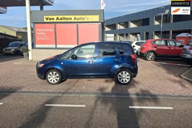 Mitsubishi Colt (2012) thumbnail 1