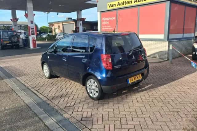 Mitsubishi Colt (2012) thumbnail 2