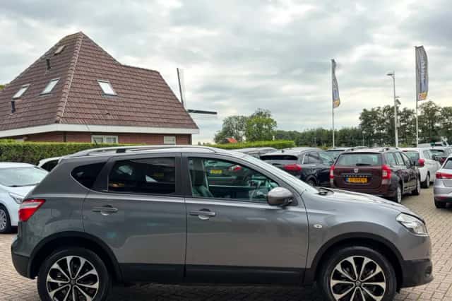 Nissan Qashqai (2012) thumbnail 5