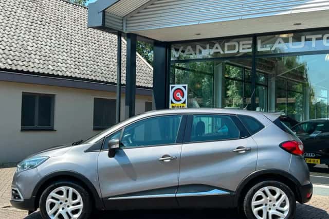 Renault Captur (2015) thumbnail 2
