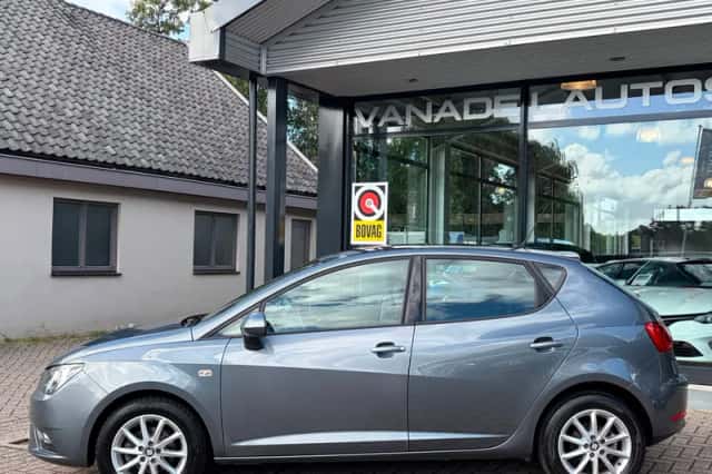 SEAT Ibiza (2015) thumbnail 2