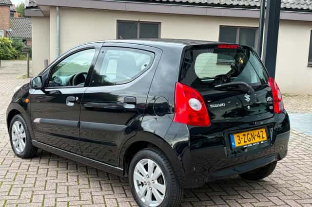 Suzuki Alto (2015) thumbnail 3