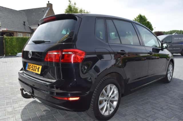 Volkswagen Golf Sportsvan (2015) thumbnail 6