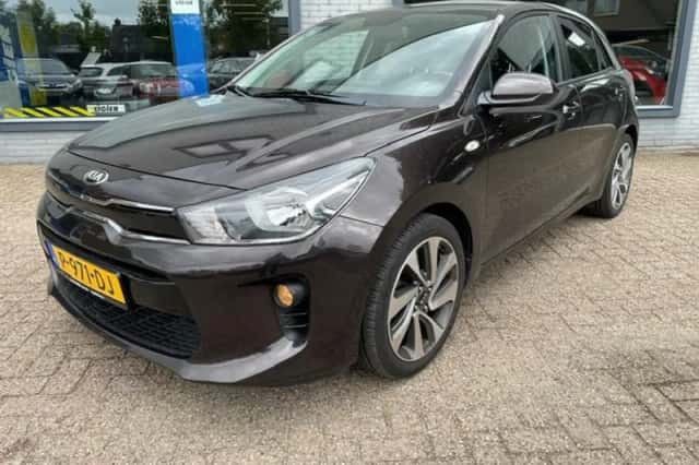 Kia Rio (2017) thumbnail 1