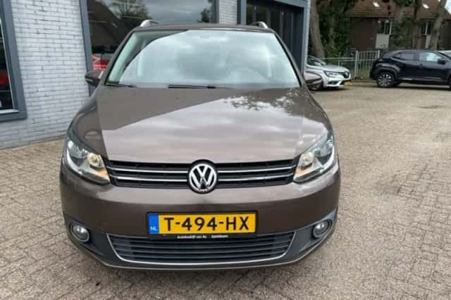 Volkswagen Touran (2011) thumbnail 4