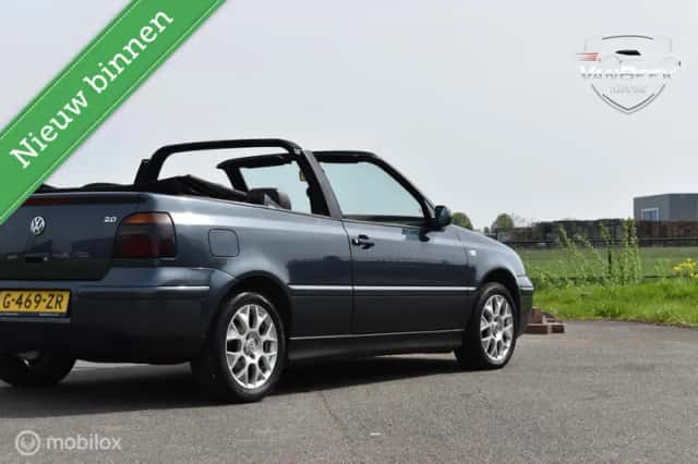 Volkswagen Golf (2001) thumbnail 2