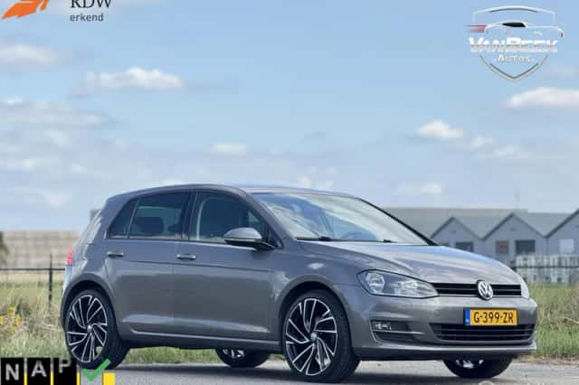 Volkswagen Golf (2013) thumbnail 1