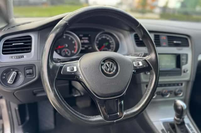 Volkswagen Golf (2013) thumbnail 6