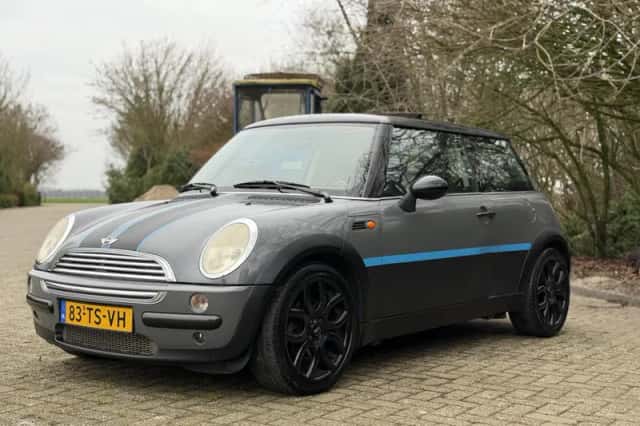 MINI Cooper (2002) thumbnail 5