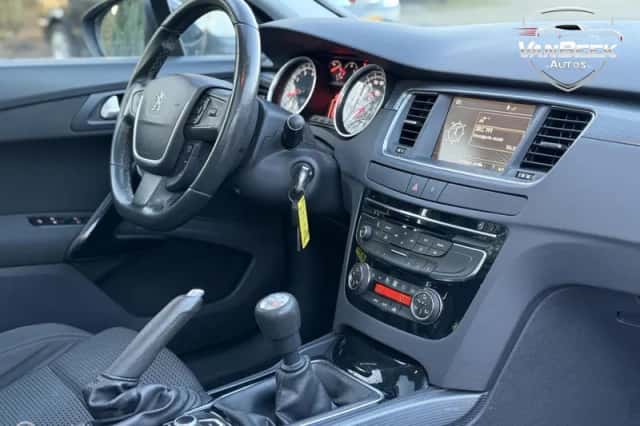 Peugeot 508 (2011) thumbnail 3