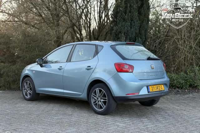 SEAT Ibiza (2009) thumbnail 2