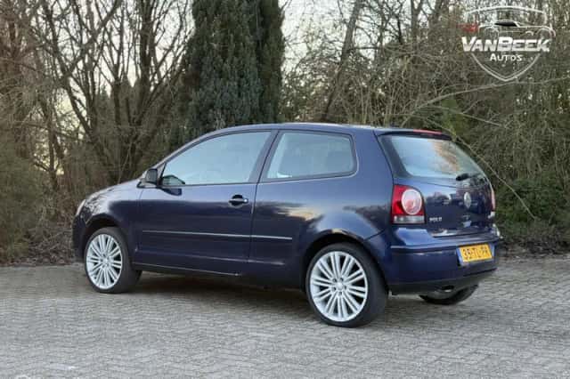 Volkswagen Polo (2006) thumbnail 2