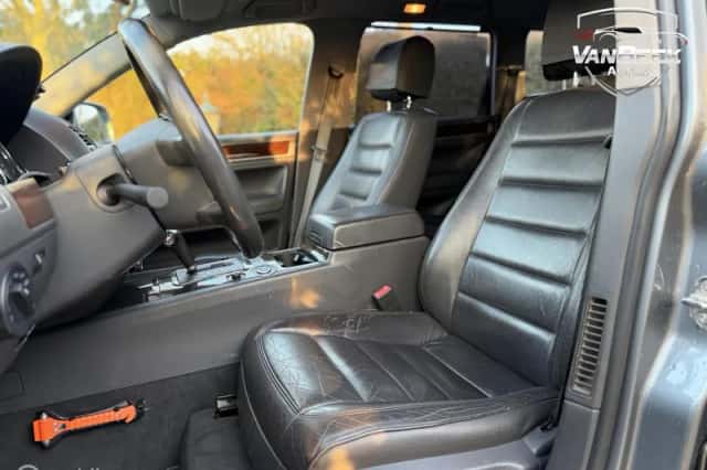 Volkswagen Touareg (2004) thumbnail 3