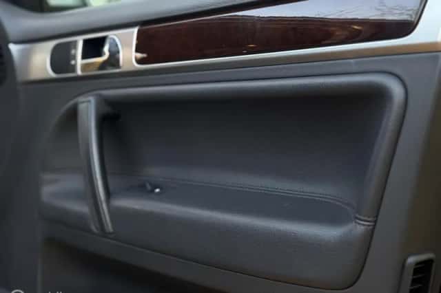 Volkswagen Touareg (2004) thumbnail 4