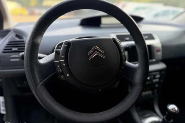 Citroën C4 (2010) thumbnail 6