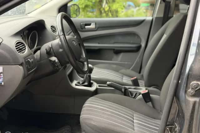 Ford Focus (2008) thumbnail 4