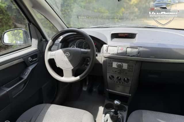 Opel Meriva (2008) thumbnail 3
