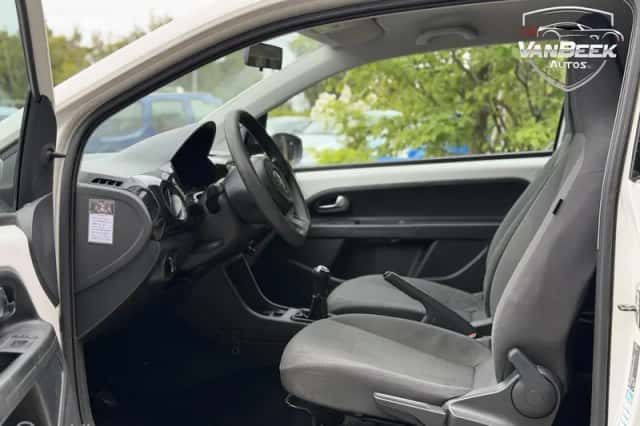 Volkswagen Up! (2012) thumbnail 3