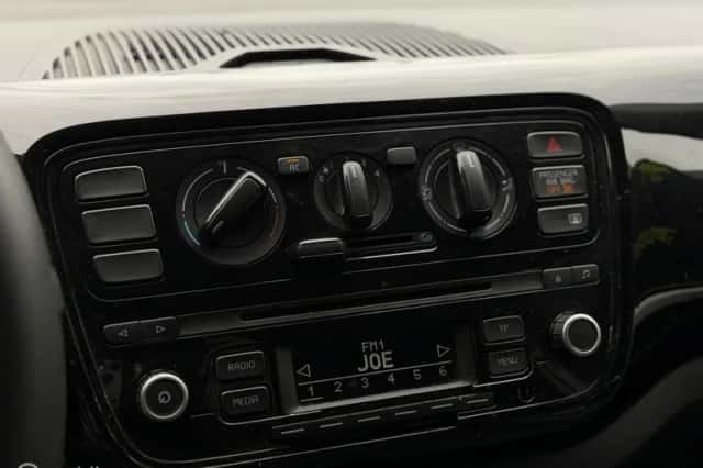 Volkswagen Up! (2012) thumbnail 5