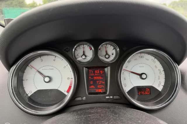 Peugeot 308 (2011) thumbnail 4