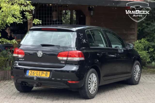 Volkswagen Golf (2010) thumbnail 3