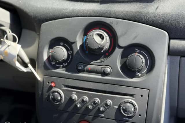 Renault Clio (2007) thumbnail 4