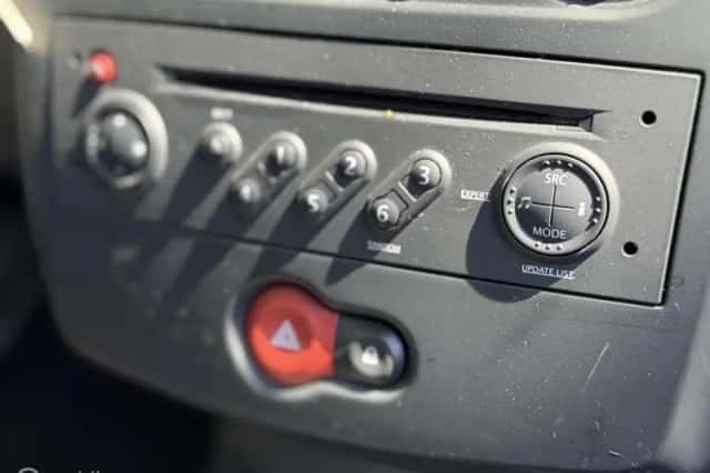 Renault Clio (2007) thumbnail 6