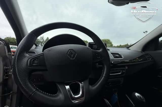 Renault Mégane (2013) thumbnail 3