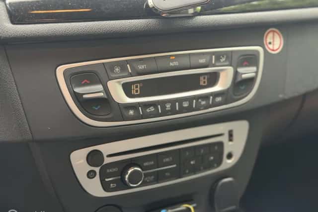 Renault Mégane (2013) thumbnail 5