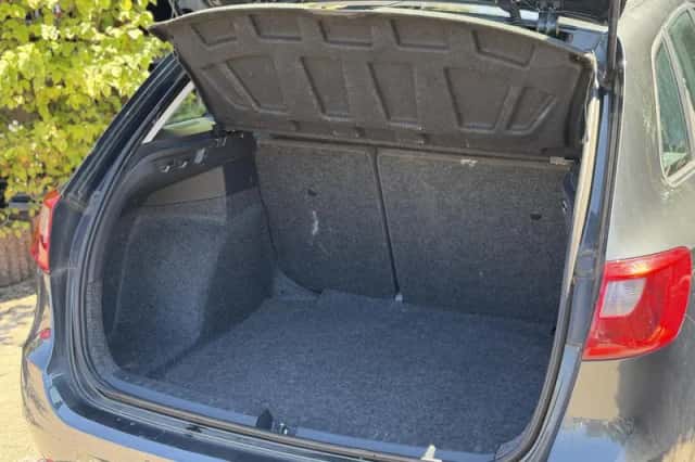 SEAT Ibiza (2010) thumbnail 5