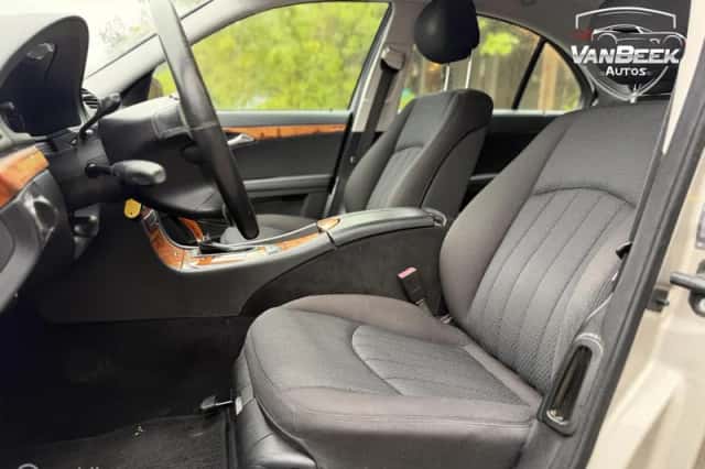 Mercedes-Benz E-Klasse (2007) thumbnail 3