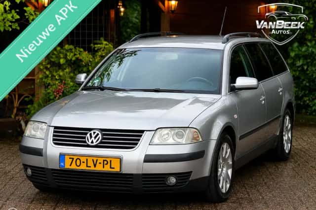 Volkswagen Passat (2003) thumbnail 1