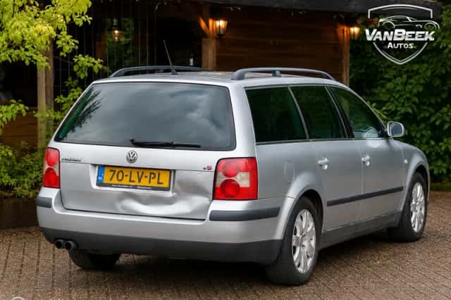 Volkswagen Passat (2003) thumbnail 2