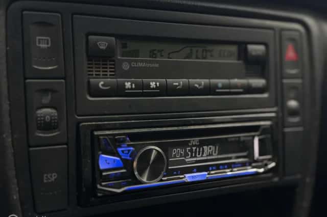 Volkswagen Passat (2003) thumbnail 4