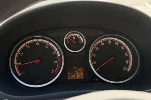 Opel Corsa (2008) thumbnail 5