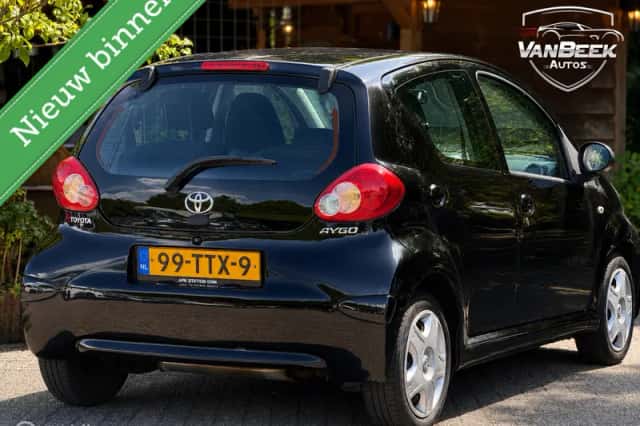 Toyota Aygo (2007) thumbnail 2