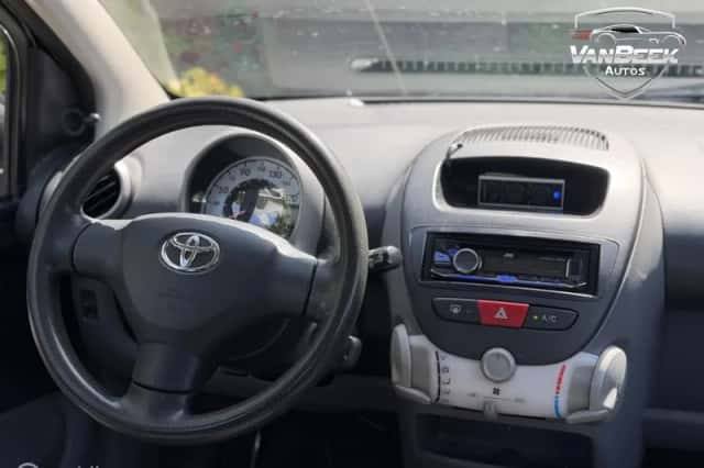 Toyota Aygo (2007) thumbnail 3