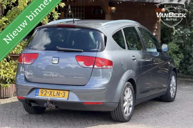 SEAT Altea XL (2012) thumbnail 2